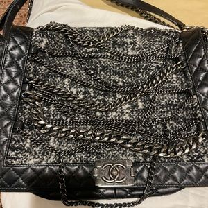 Chanel RARE black white Tweed Calfskin Paris Dallas Enchained Medium Boy Bag